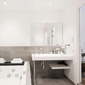 https://1st-floor-koln-2.topcolognehotels.com