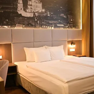 12 Revay 3*, Budapest Ungheria